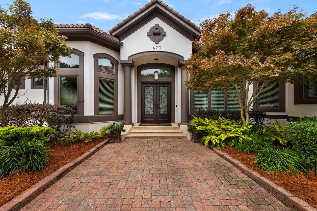 420 Commodore Point Road - Photo 1