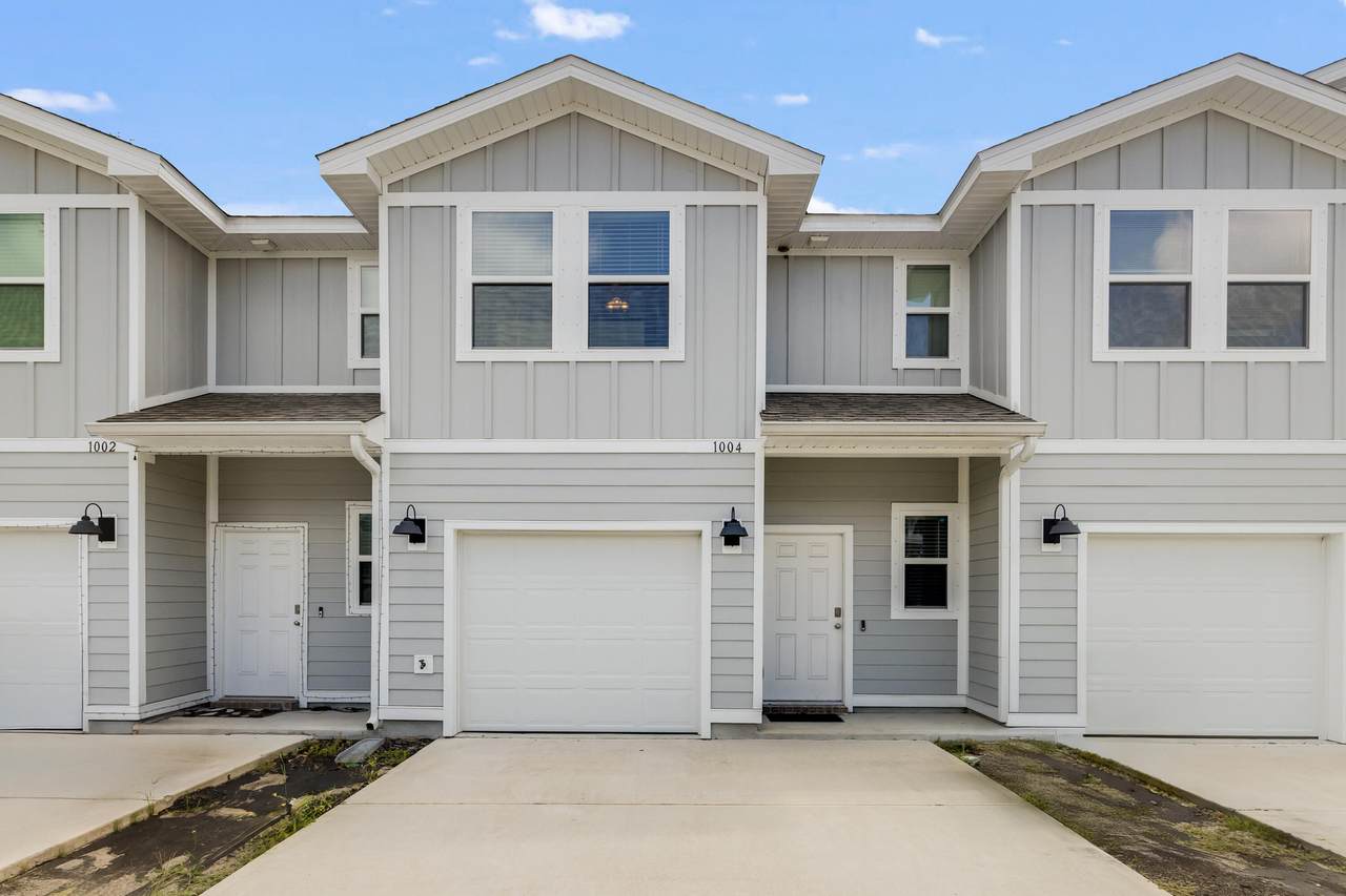 1004 Mclaren Circle - Photo 1