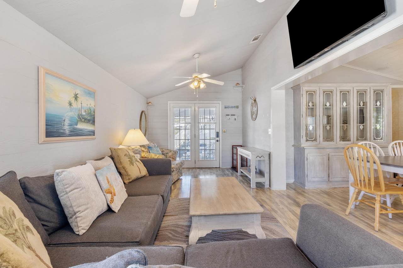 216 Carol Place - Photo 1