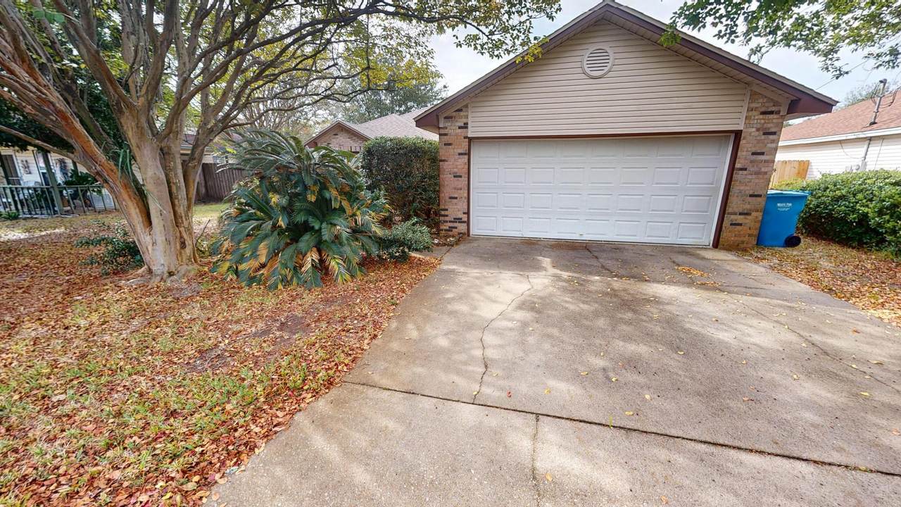 2293 Estate Circle - Photo 1