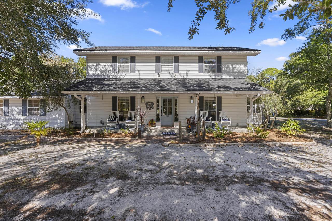 902 Nw Ave D - Photo 1