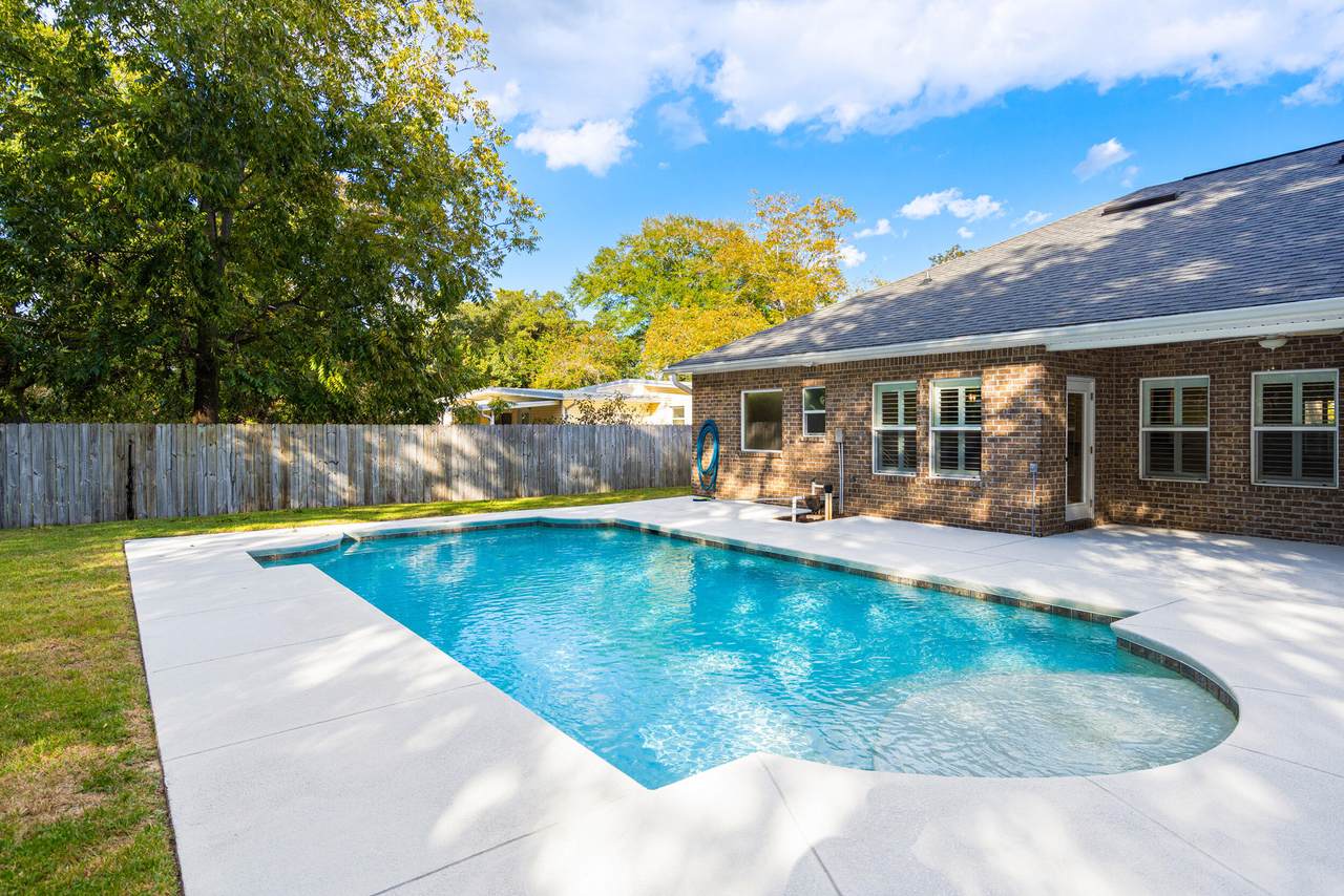 206 Forest Drive - Photo 1