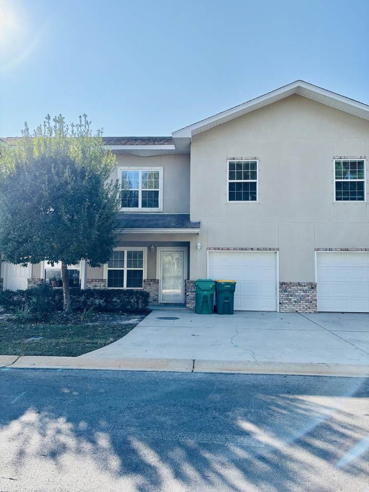 1467 Bentley Circle - Photo 1