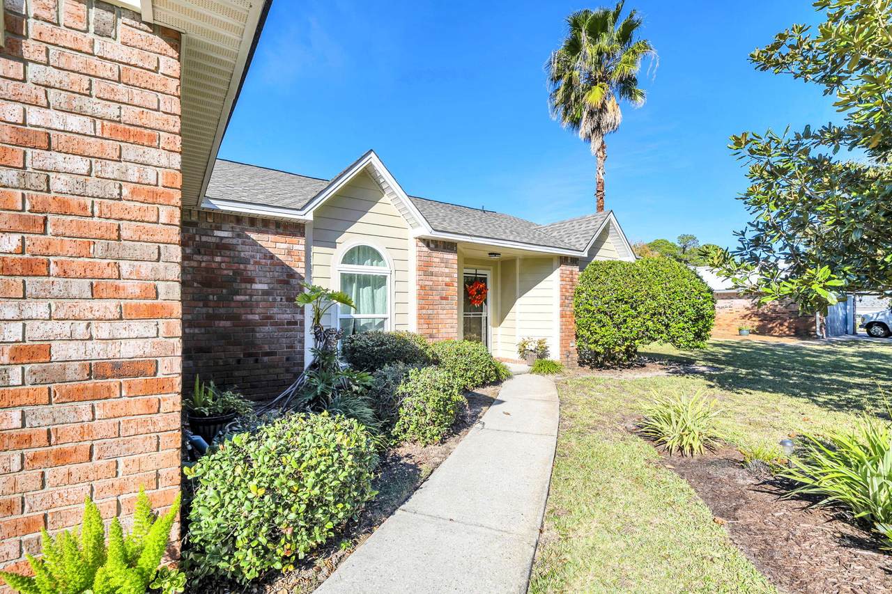 81 Darrow Drive - Photo 1