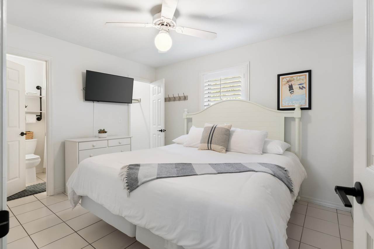 11 Beachside Drive - Photo 1