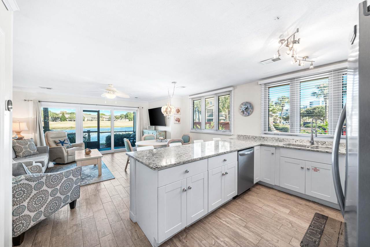 35 Driftwood Bay - Photo 1