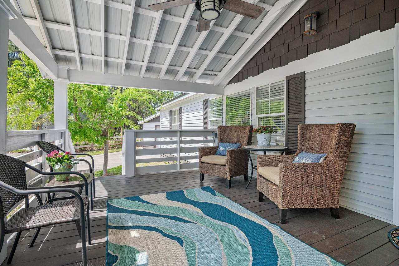 301 Edgewood Terrace - Photo 1