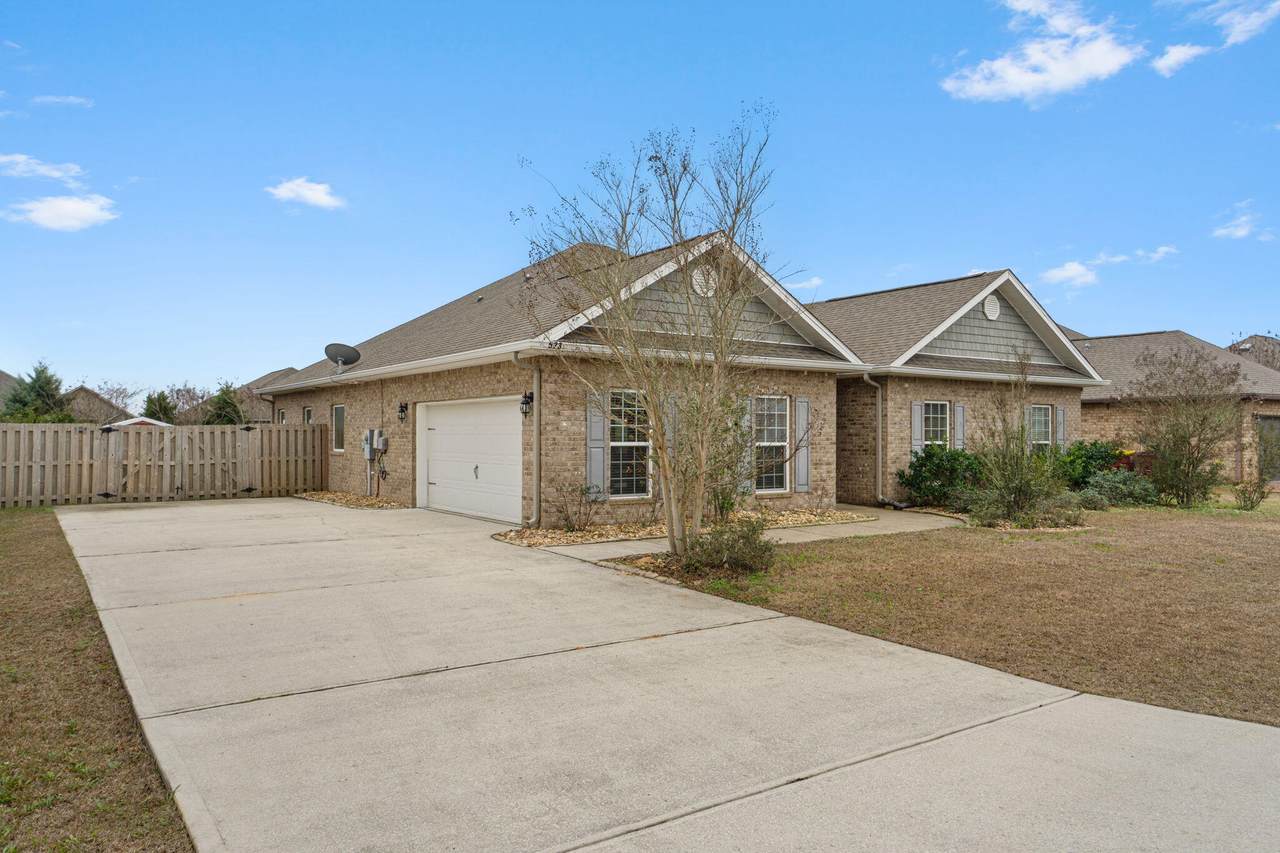 523 Gadwell Street - Photo 1