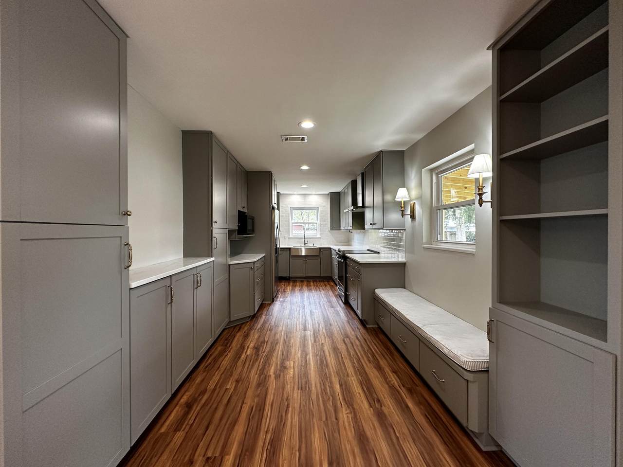 520 Justin Street - Photo 1