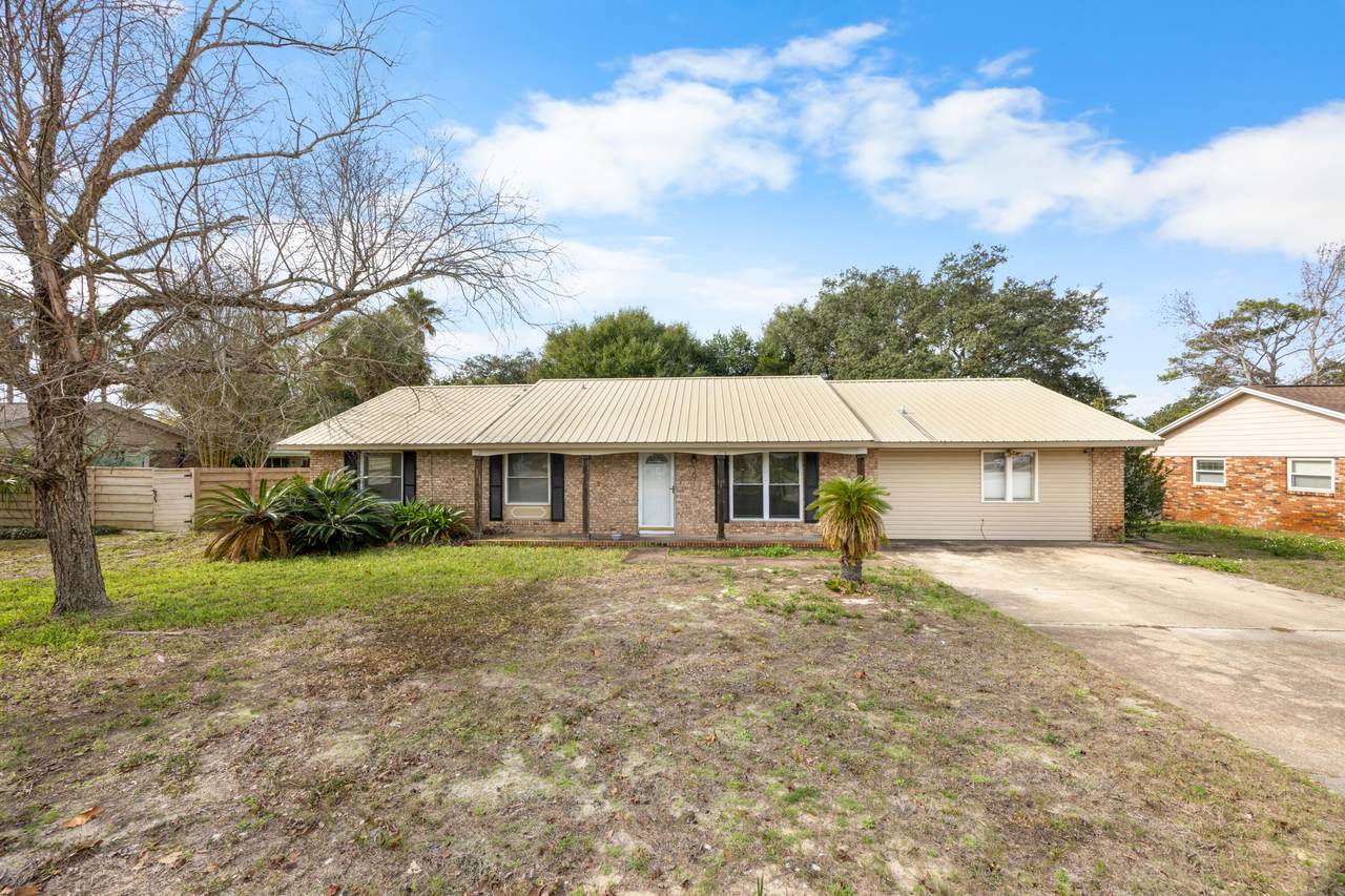 307 Spring Lane - Photo 1