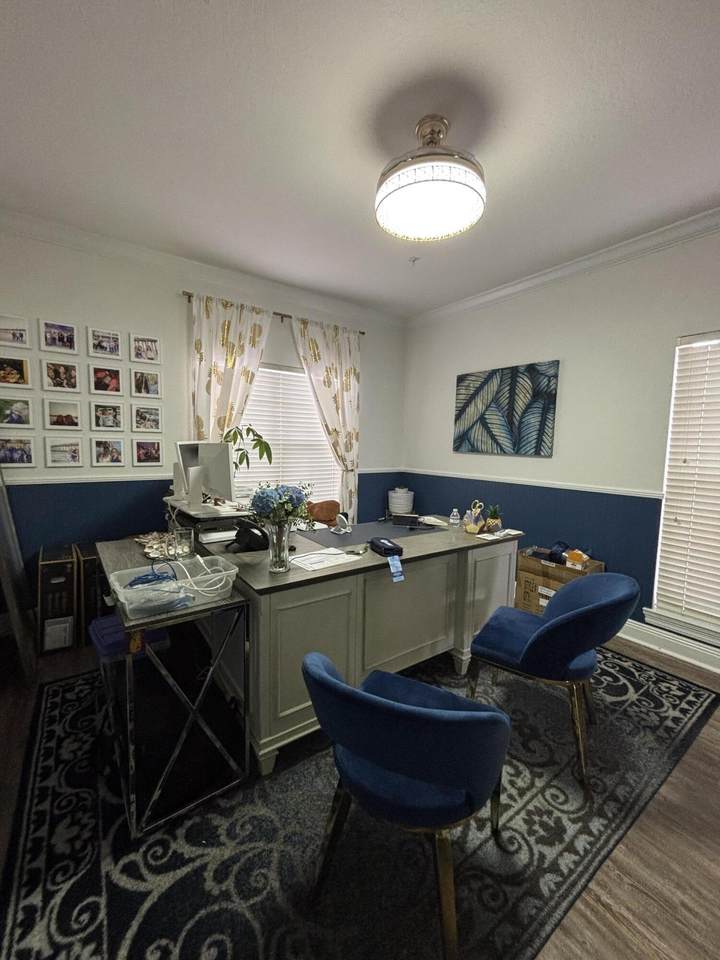 165 Brooks Street - Photo 1