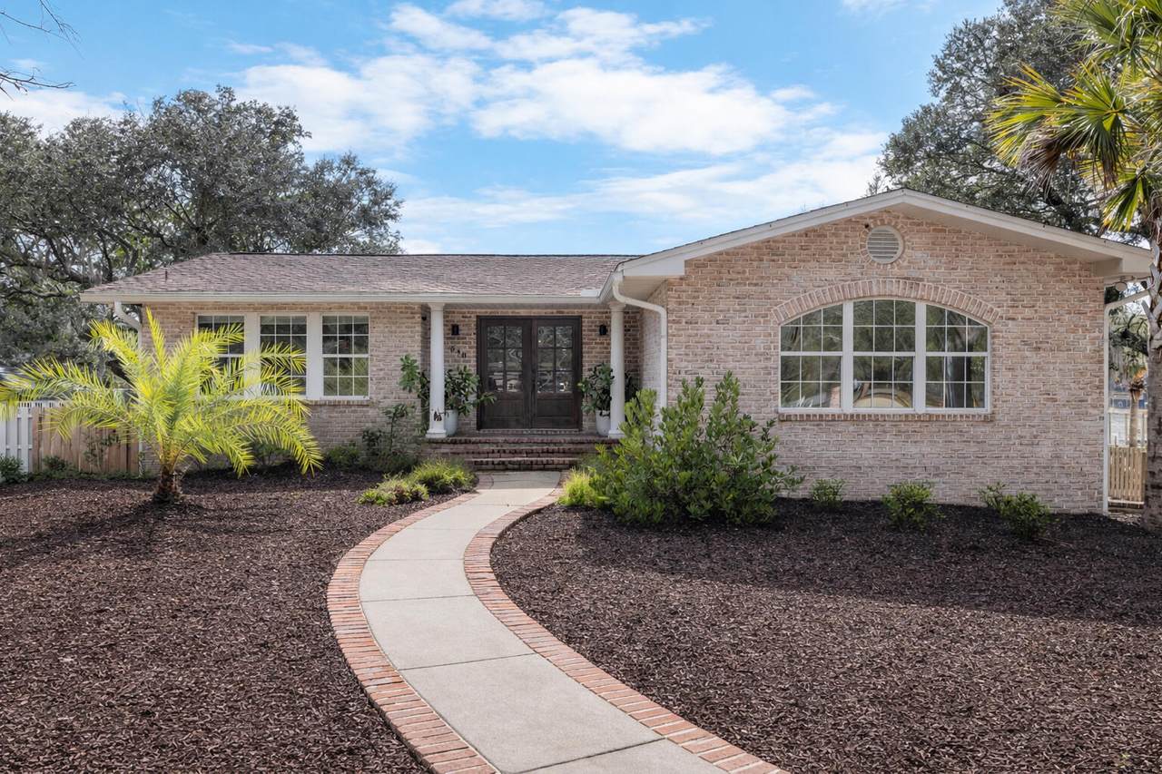 640 Sunset Boulevard - Photo 1