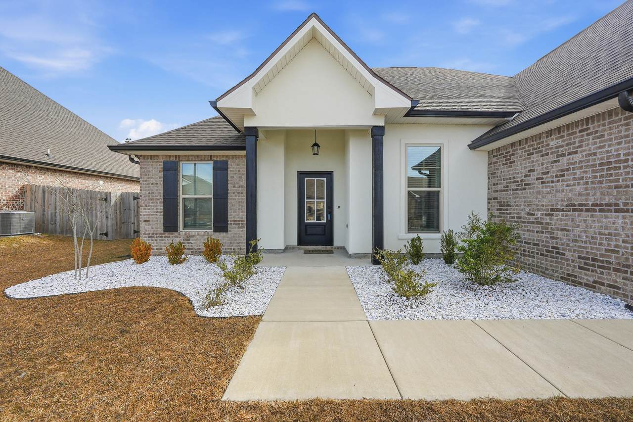 4631 Jayhawk Drive - Photo 1