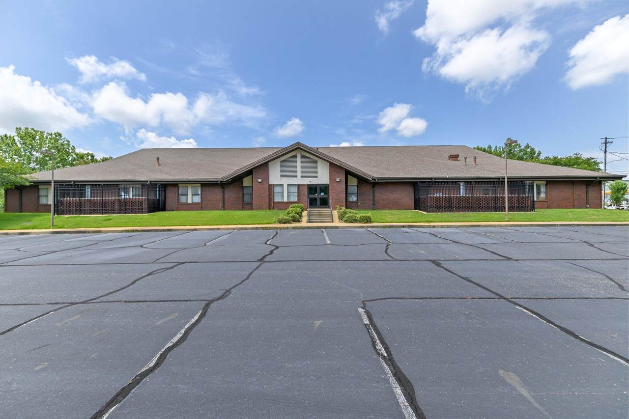 770 South Court - Photo 1