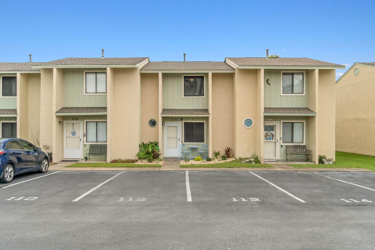112 Robin Lane - Photo 1