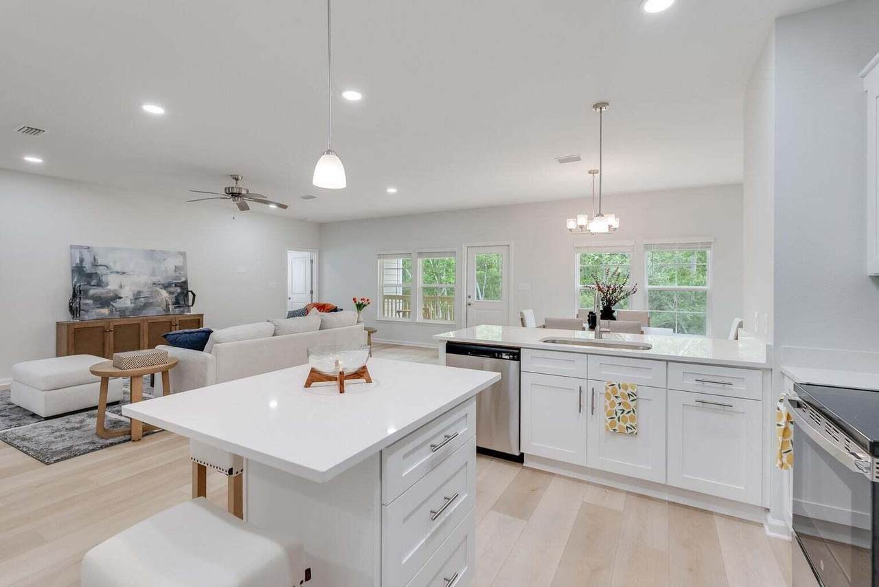 24 Riverwalk Circle - Photo 1