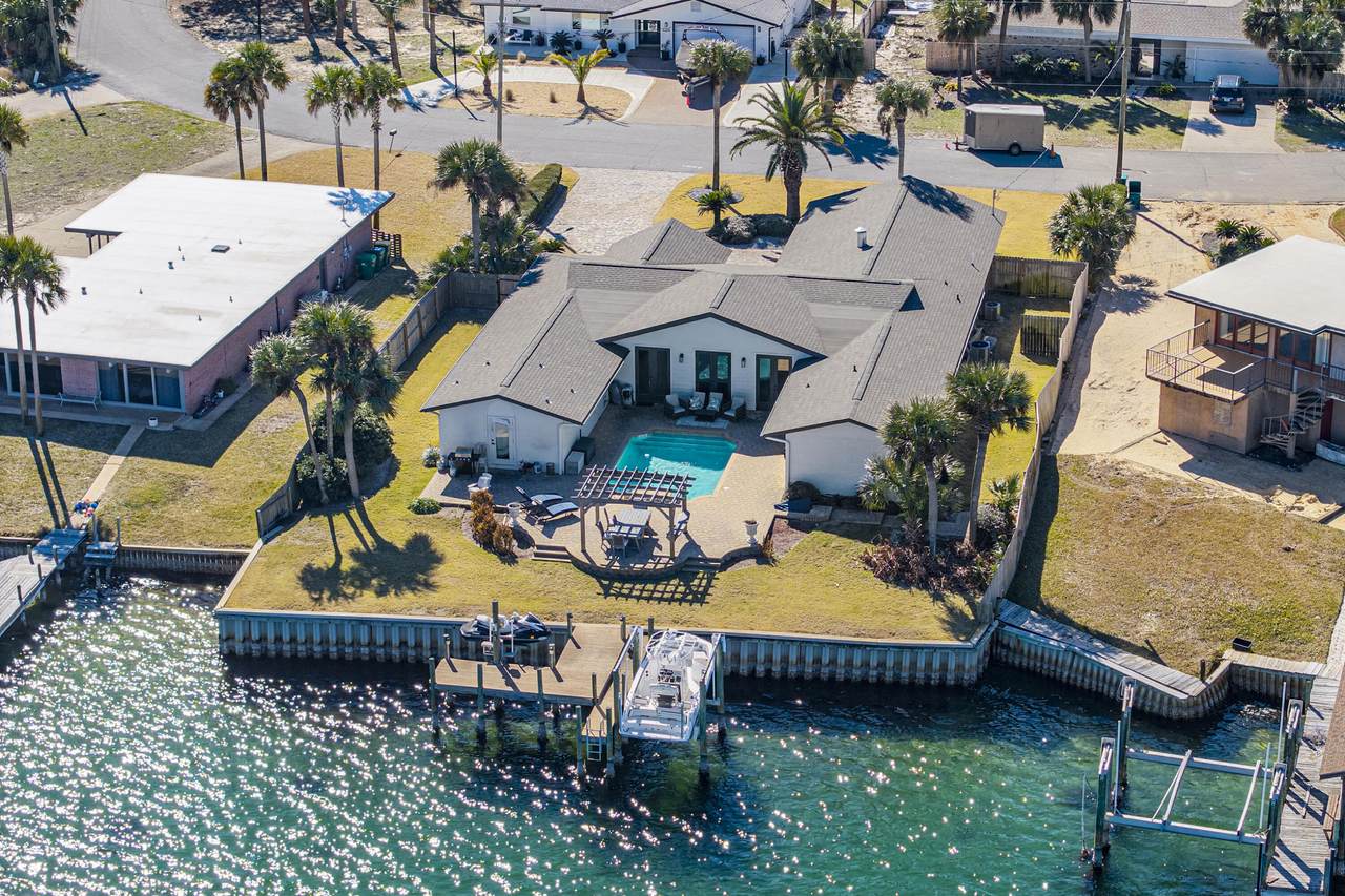 423 Caviar Drive - Photo 1