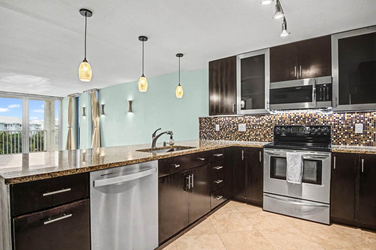 30 Moreno Point Road - Photo 1