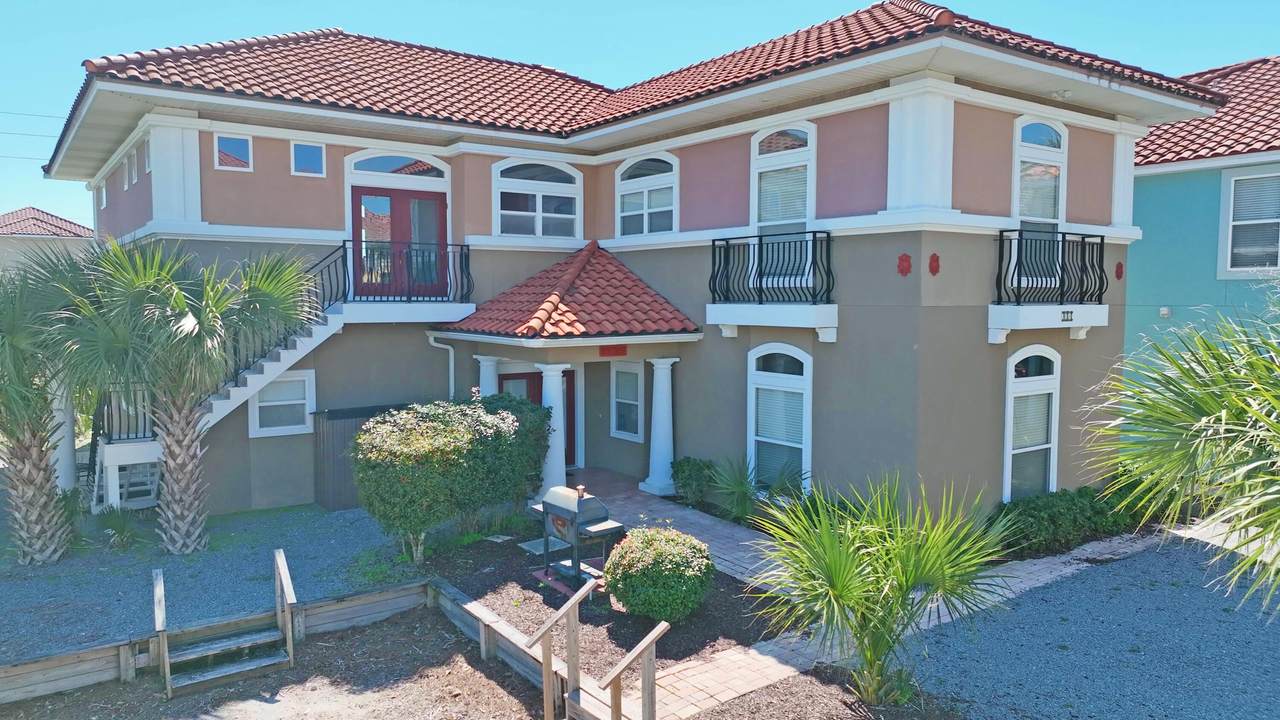 411 La Valencia Circle - Photo 1