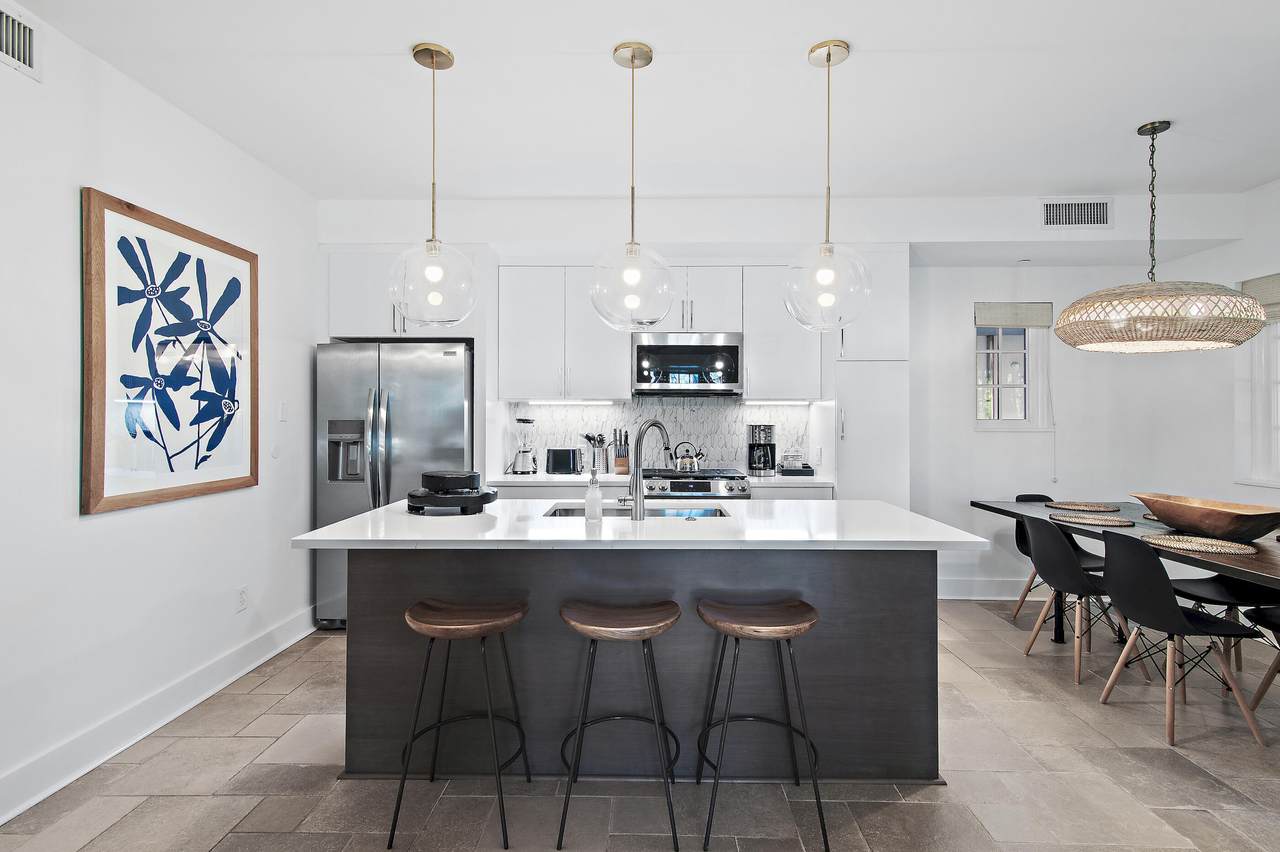 136 Georgetown Avenue - Photo 1