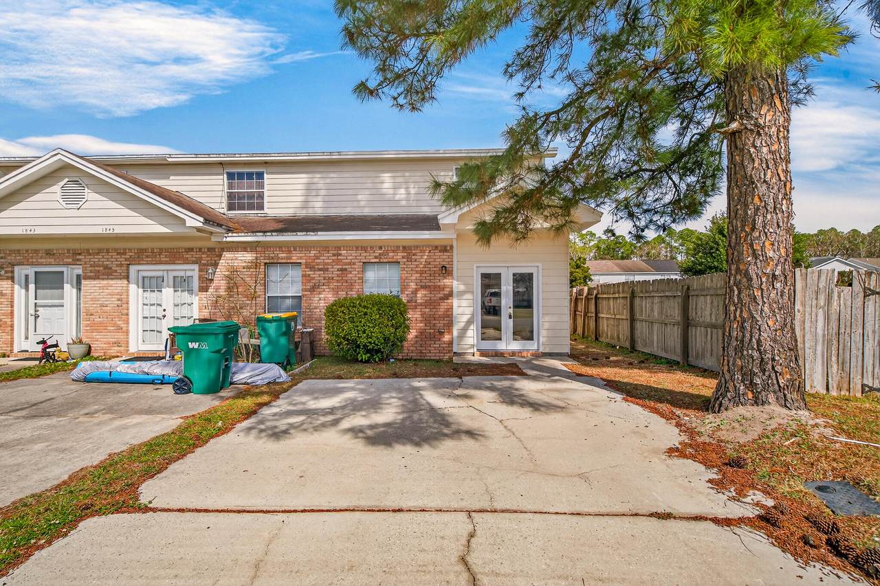 1847 Whispering Oaks Lane - Photo 1