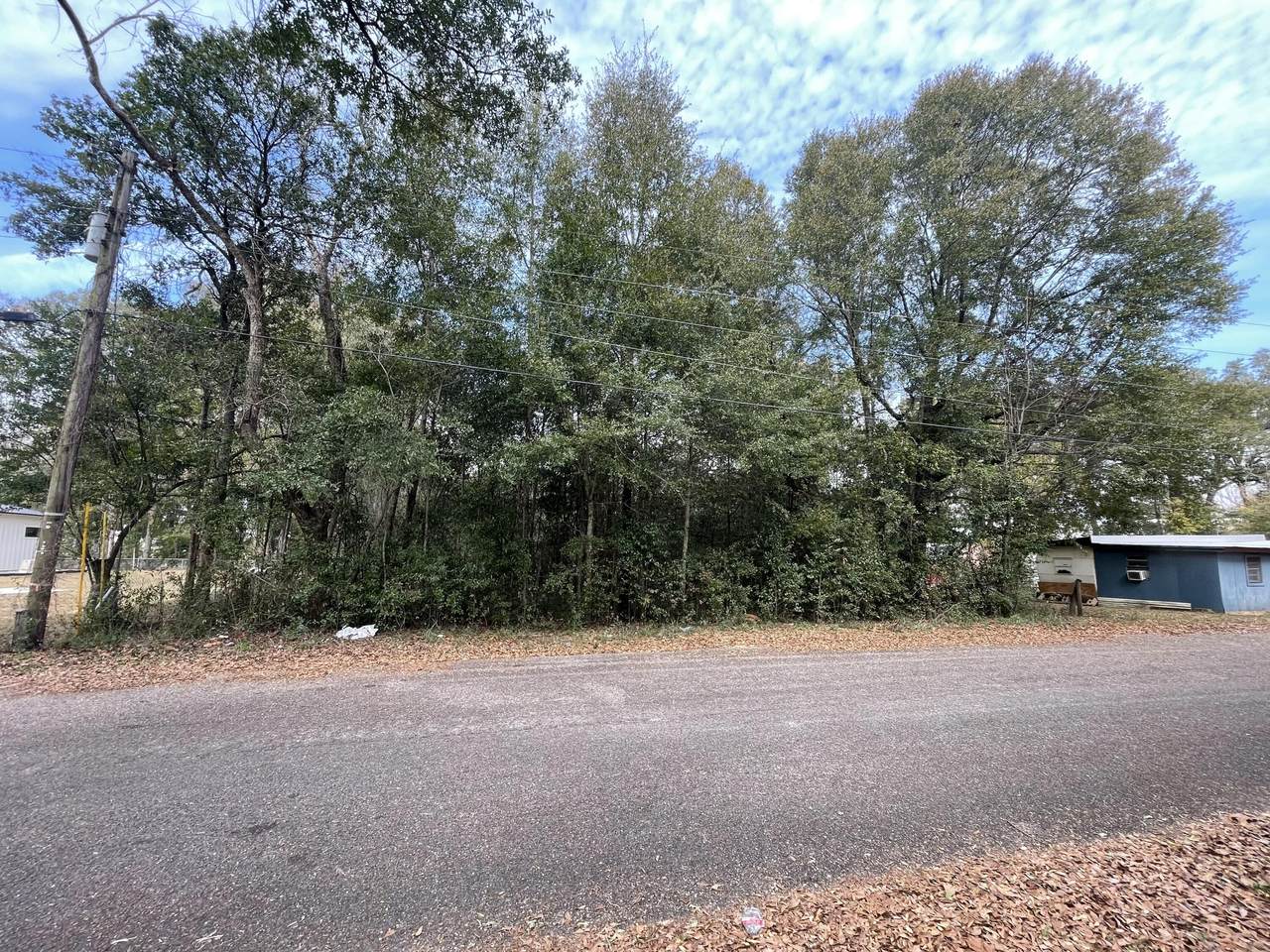 327 Railroad Avenue - Photo 1