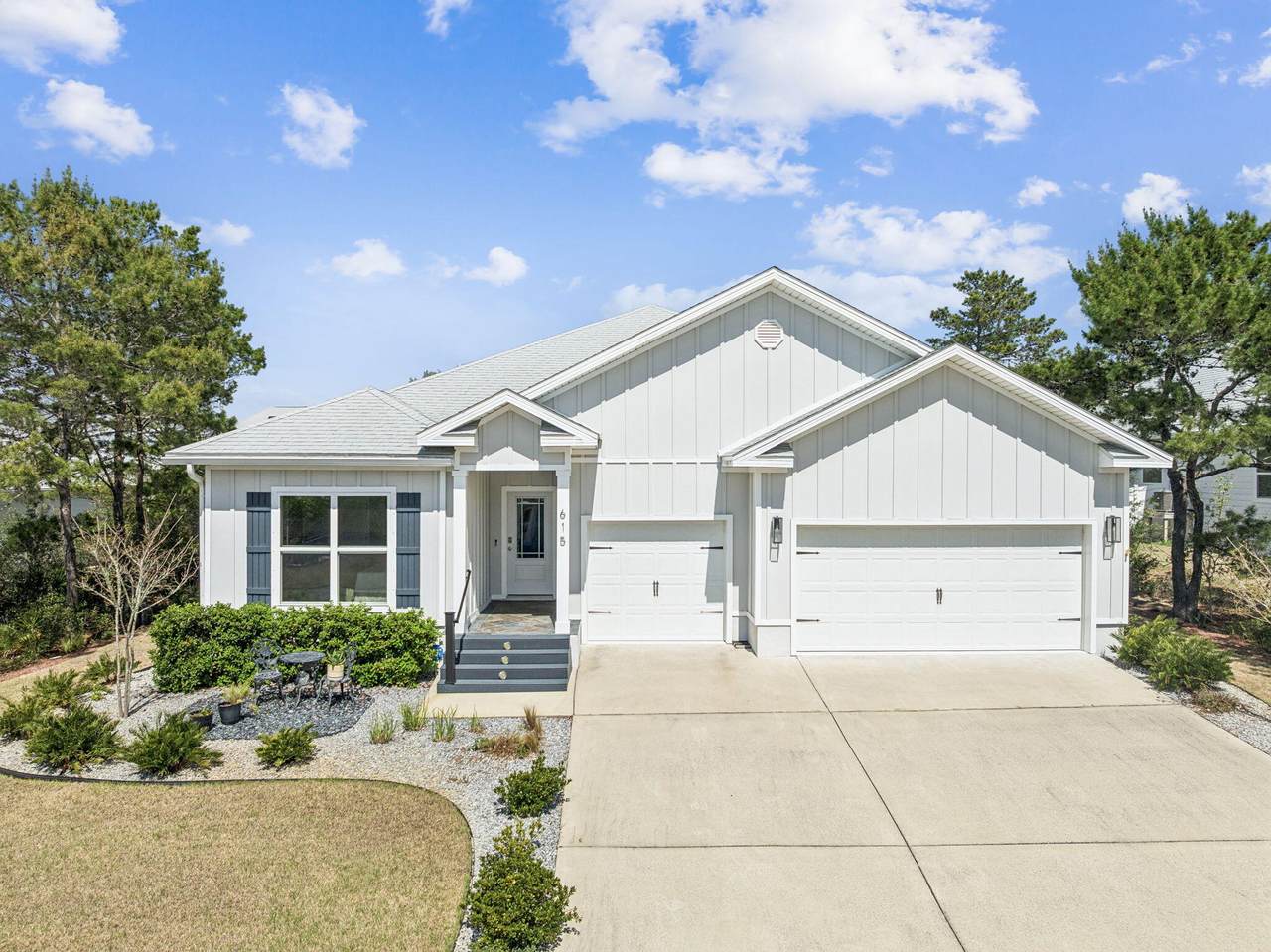 615 Golf Club Drive - Photo 1