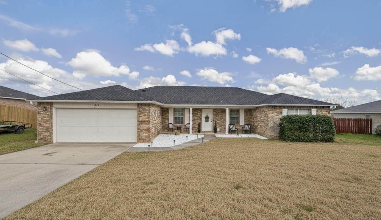 238 Trish Drive - Photo 1