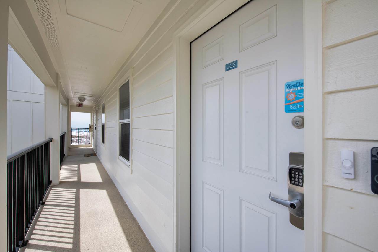 300 Gulf Shore Drive - Photo 1