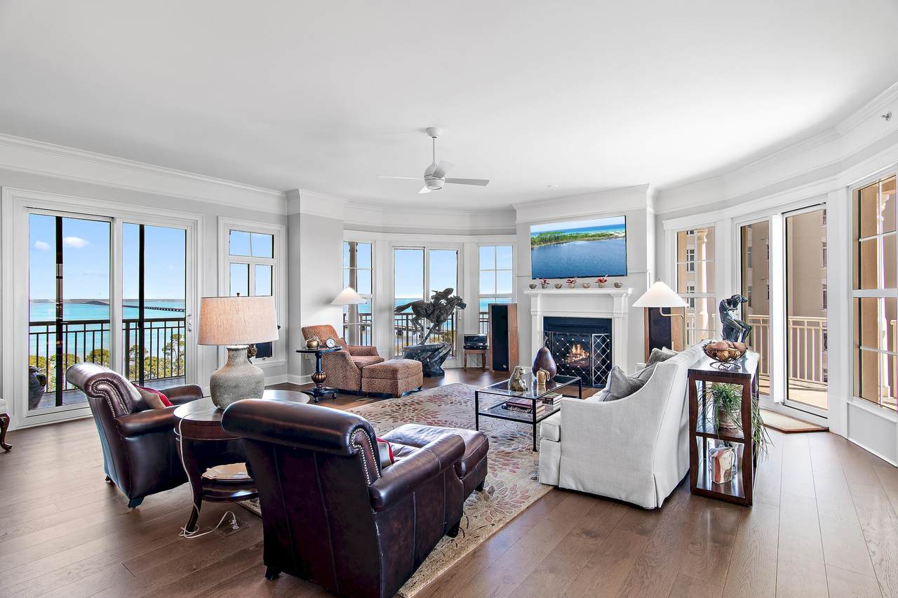 404 Kelly Plantation Drive - Photo 1