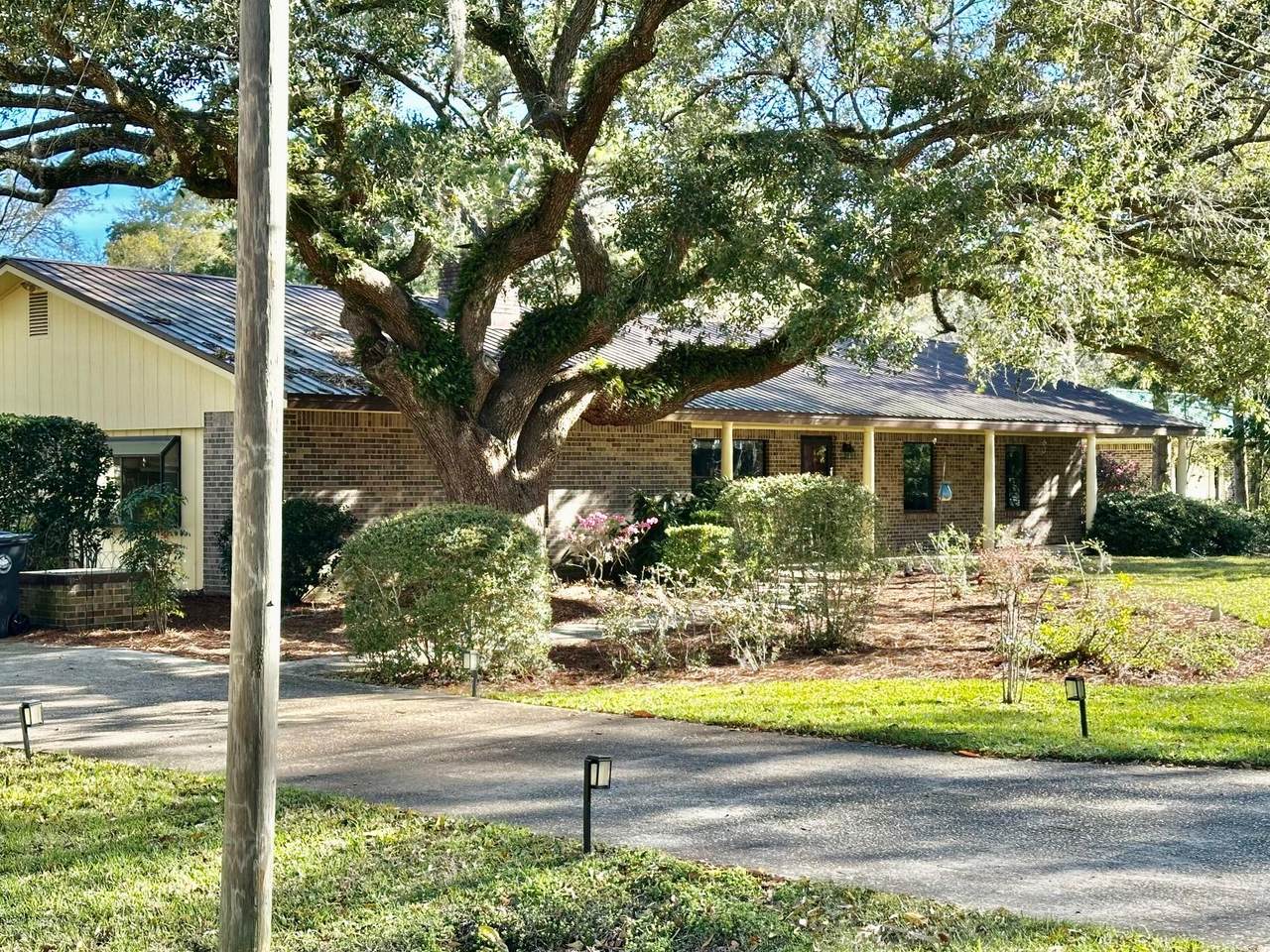 444 Pitts Bayshore Drive - Photo 1