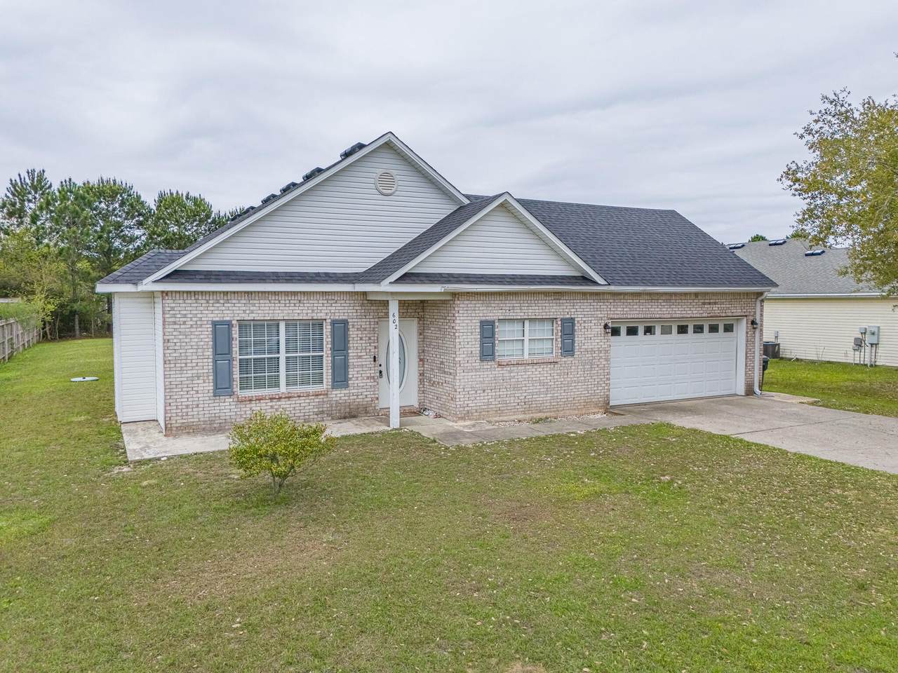 602 Tropical Way - Photo 1