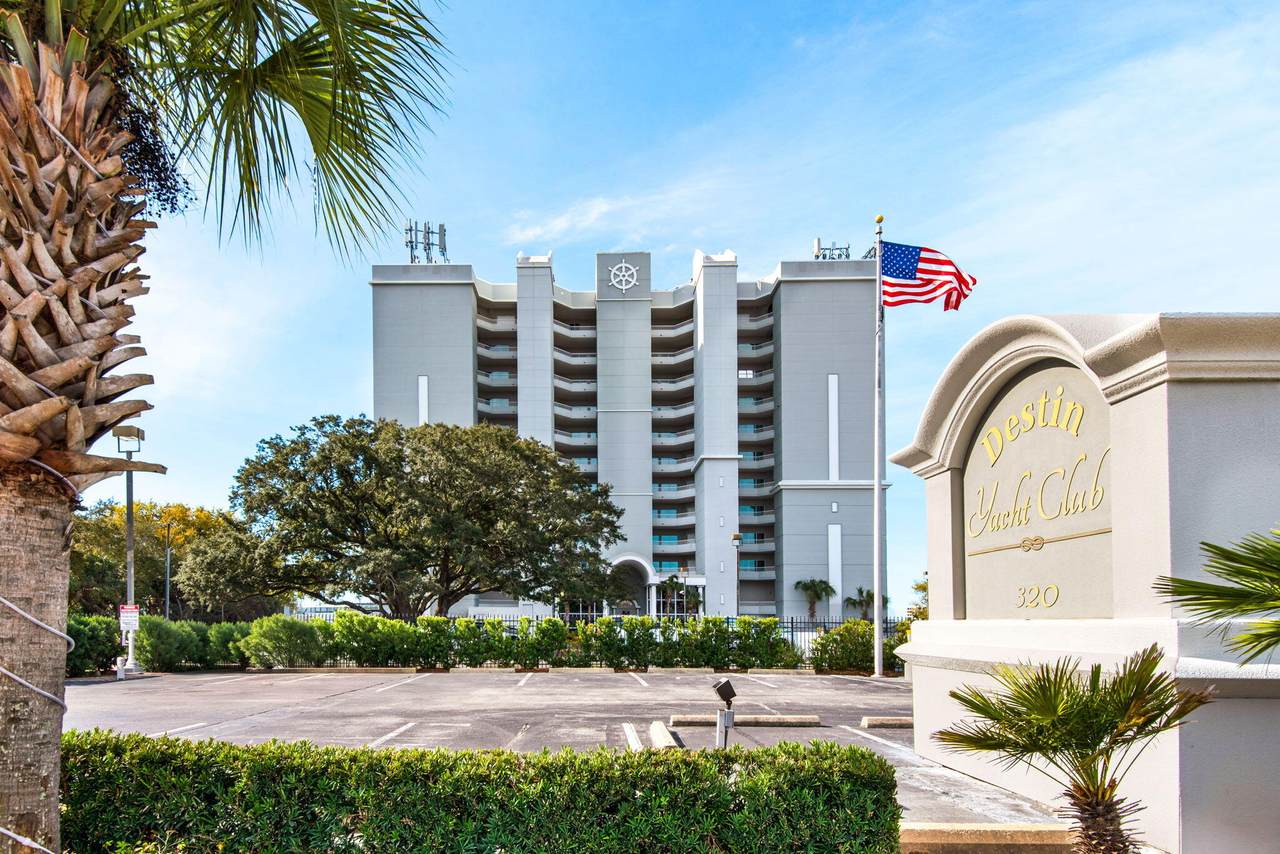 320 Harbor Boulevard - Photo 1
