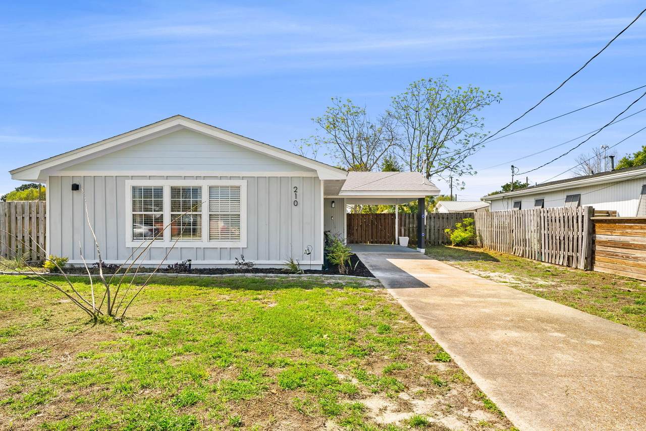 210 El Centro Boulevard - Photo 1