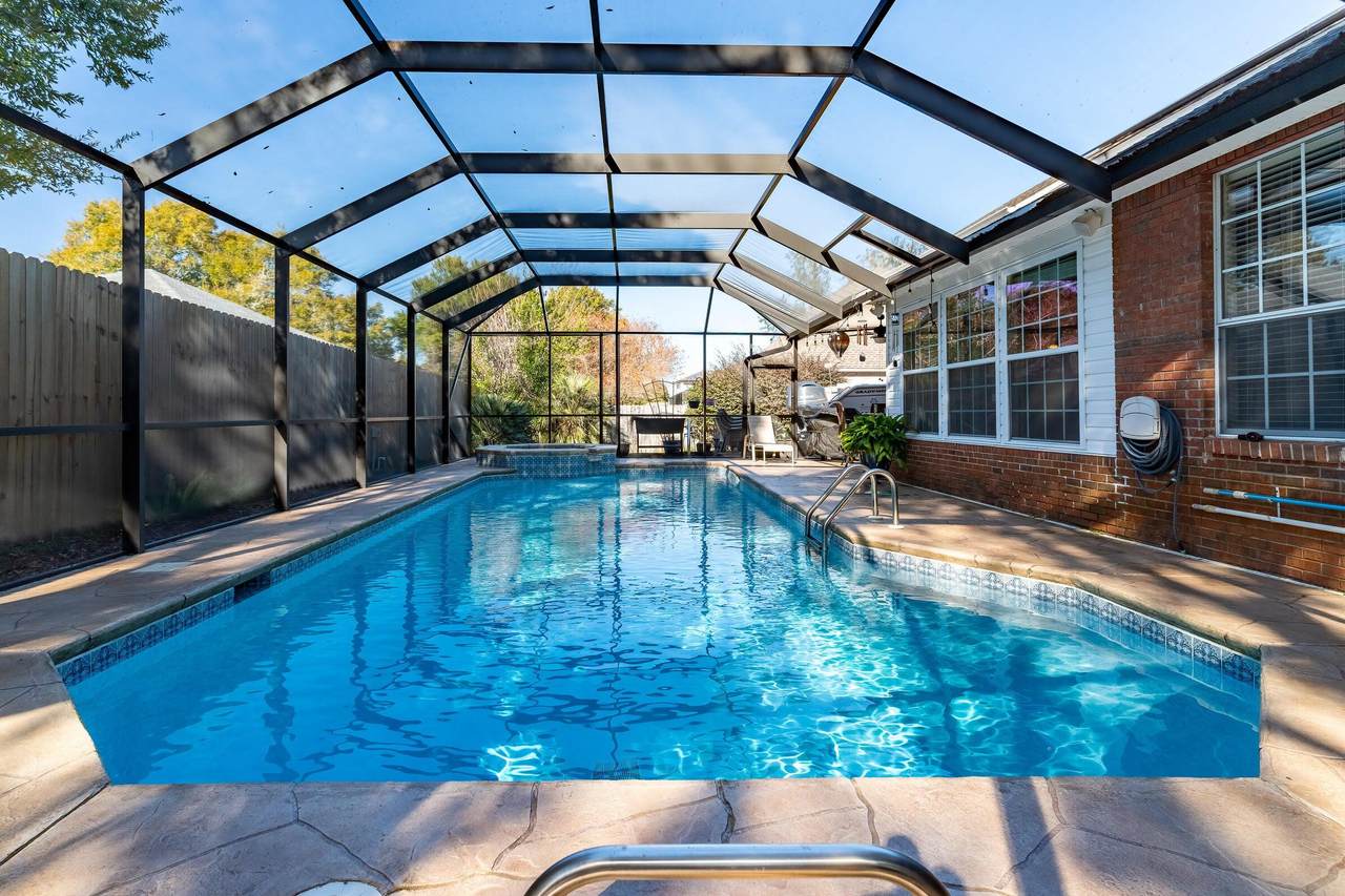 256 Ventura Circle - Photo 1