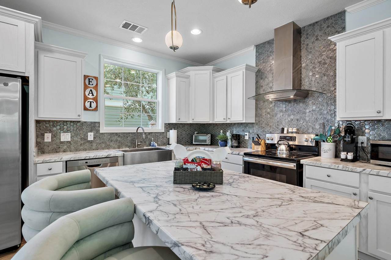 389 San Juan Avenue - Photo 1