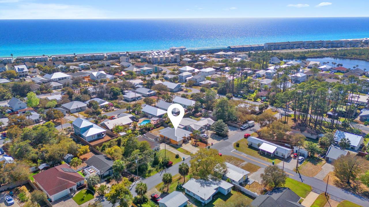 22611 Hilltop Avenue - Photo 1