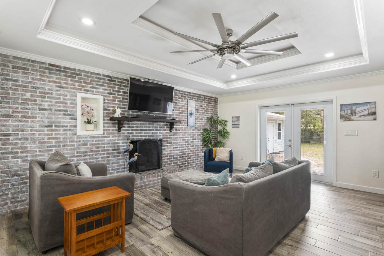 204 Coral Drive - Photo 1