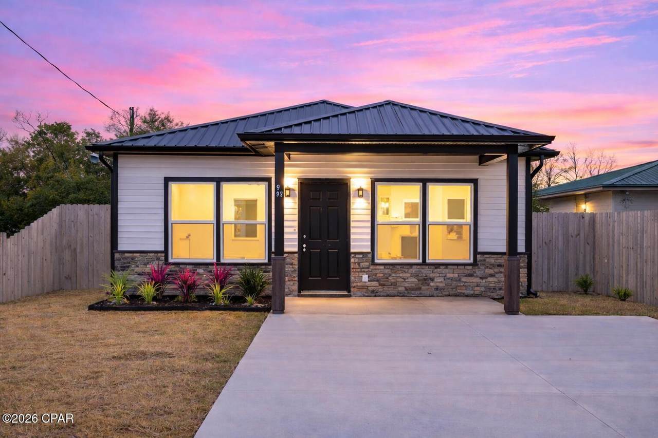 927 Spring Avenue - Photo 1