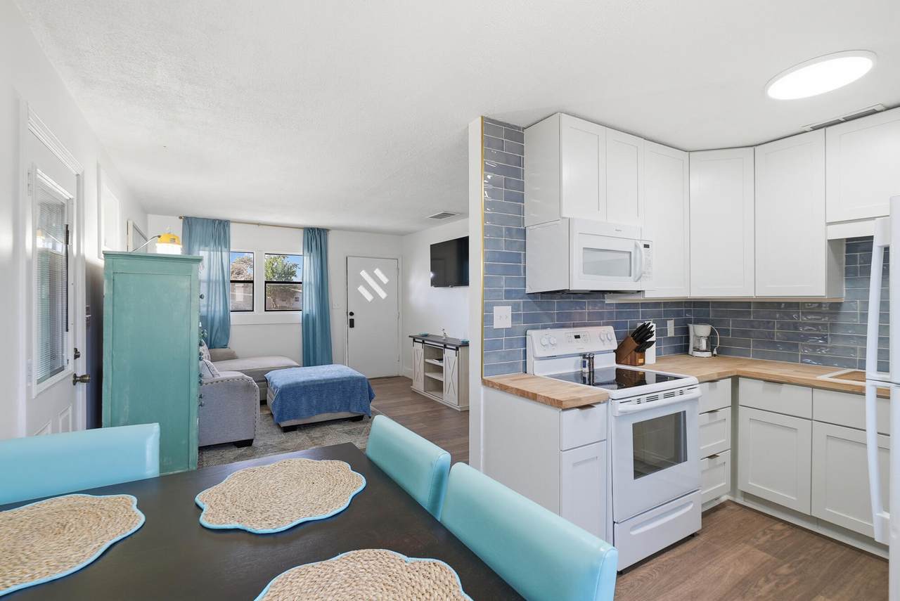 3014 21st Court - Photo 1