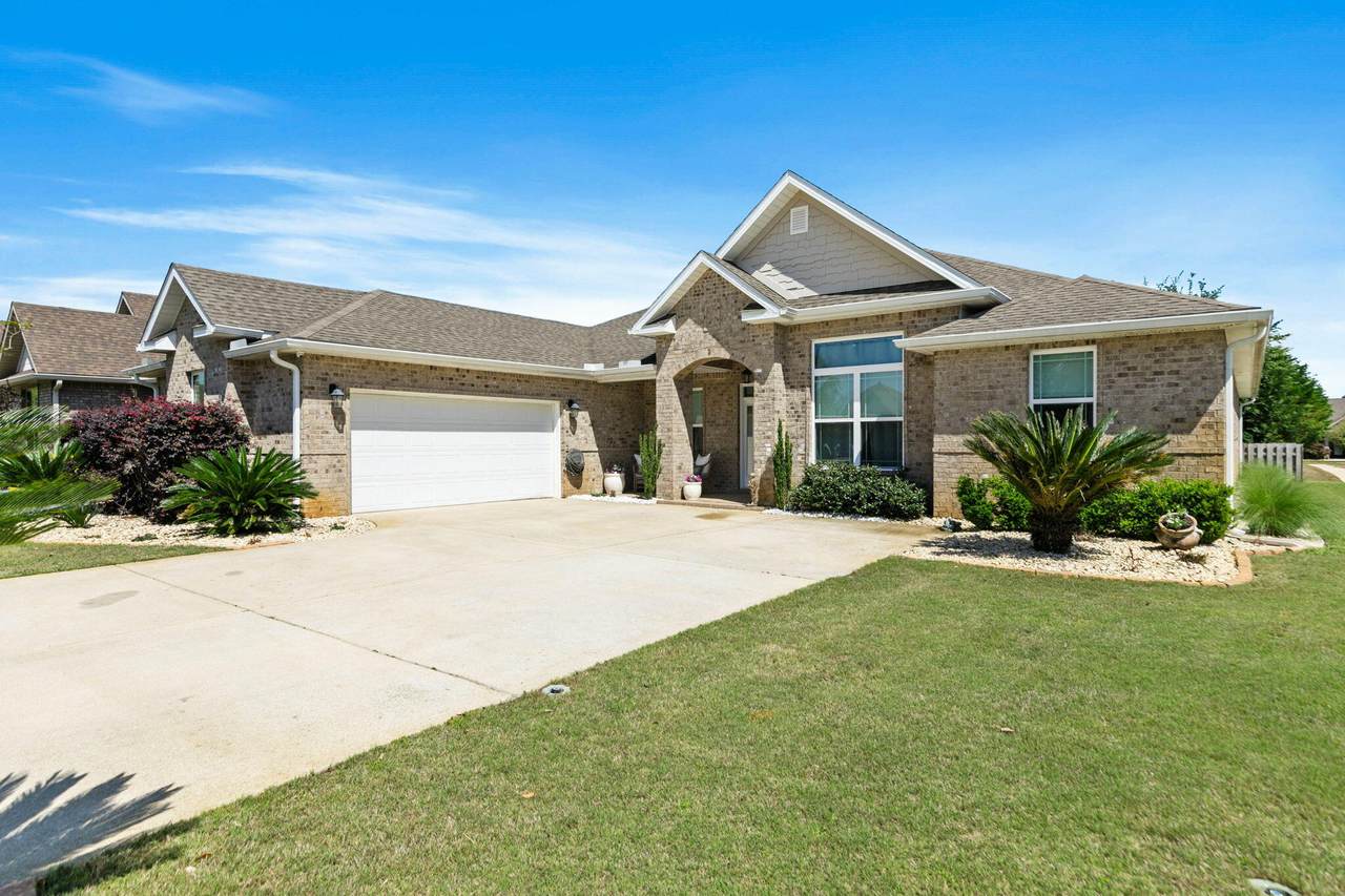 14 Madiera Drive - Photo 1