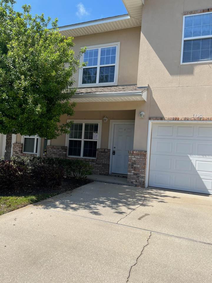 1490 Bentley Circle - Photo 1