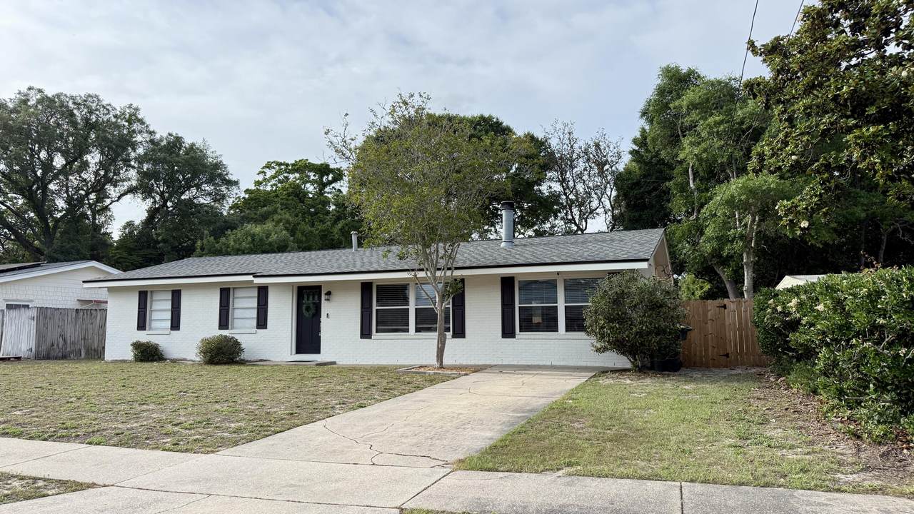 131 Clements Street - Photo 1