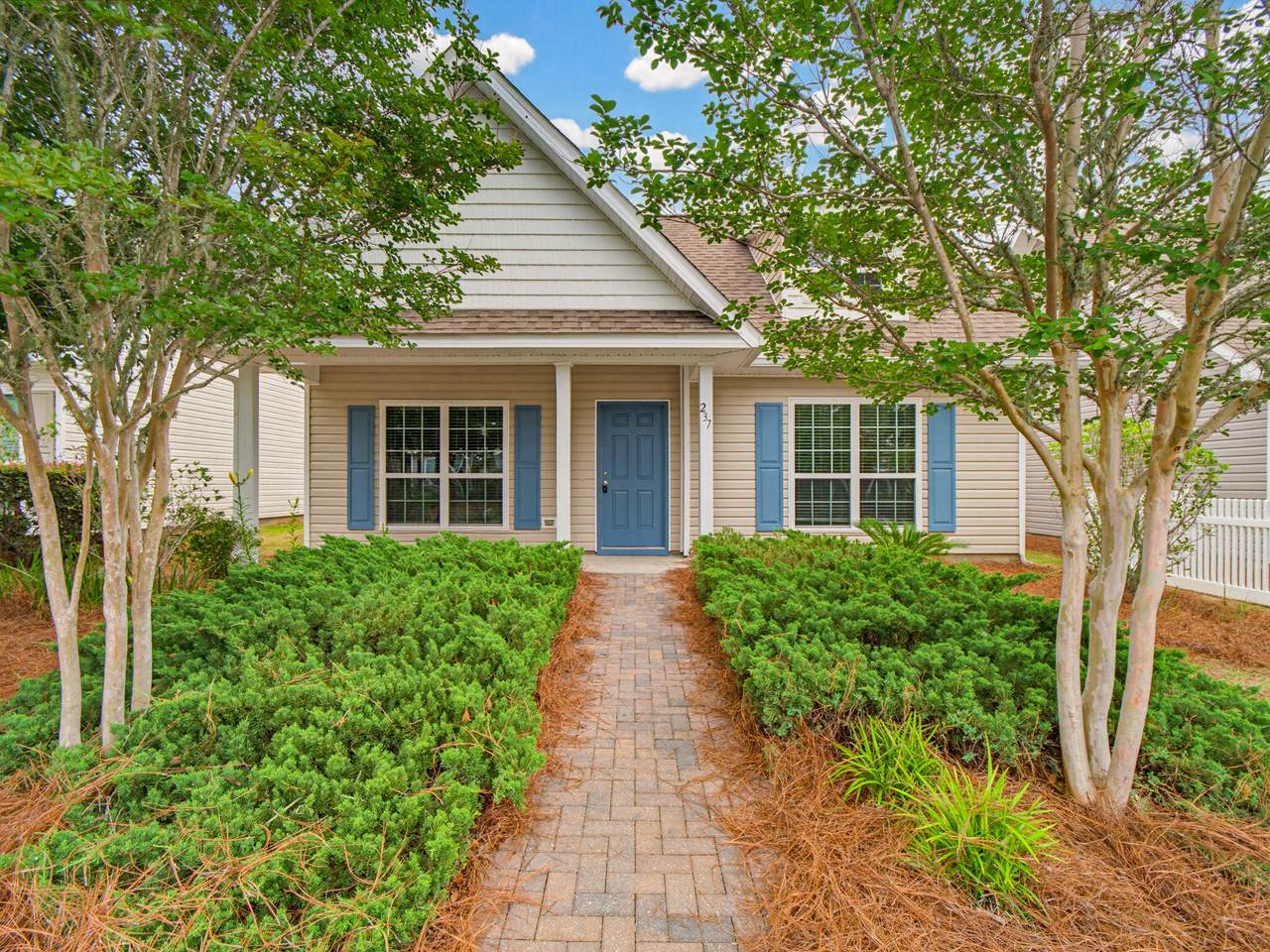 237 Nelly Street - Photo 1