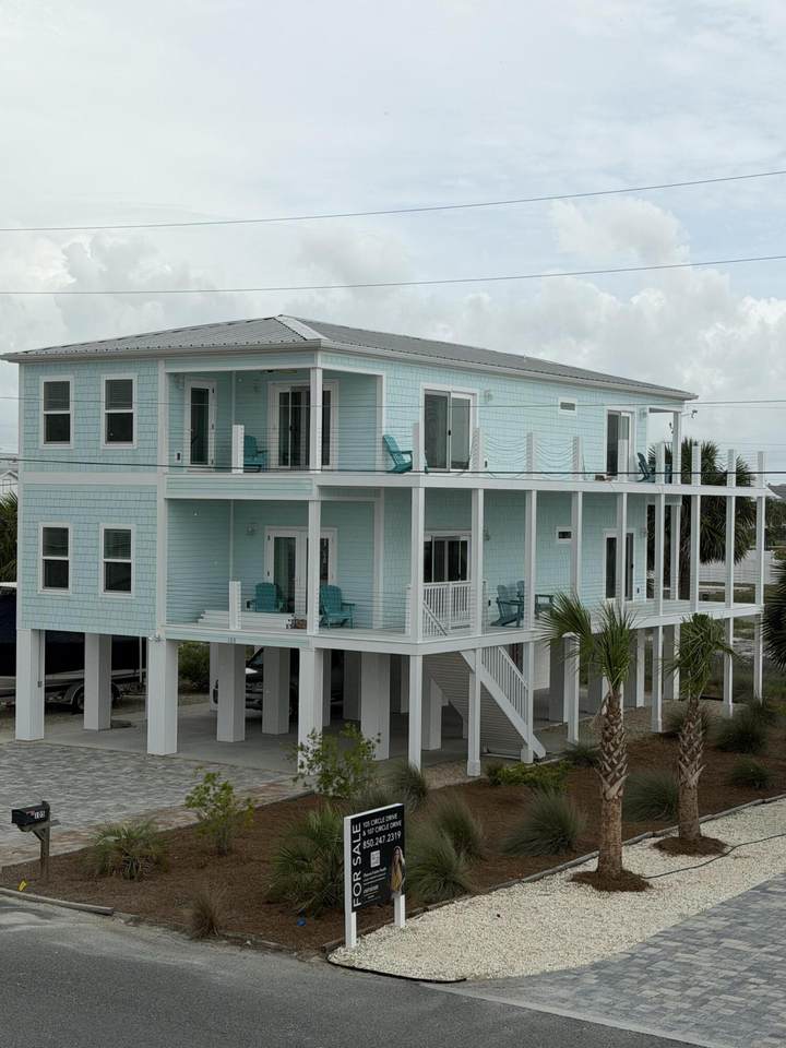 105 Circle Drive - Photo 1