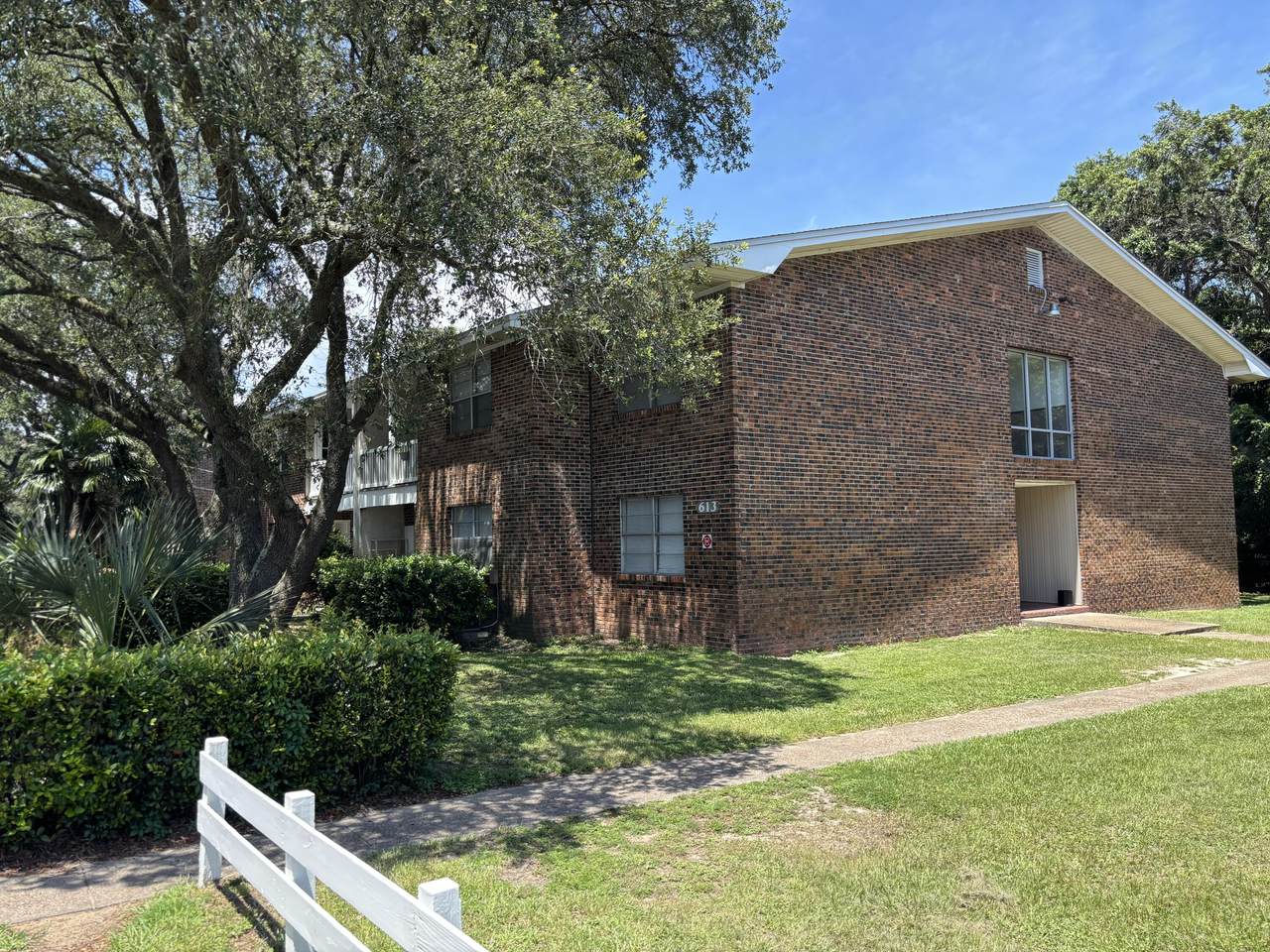 613 Colonial Drive - Photo 1