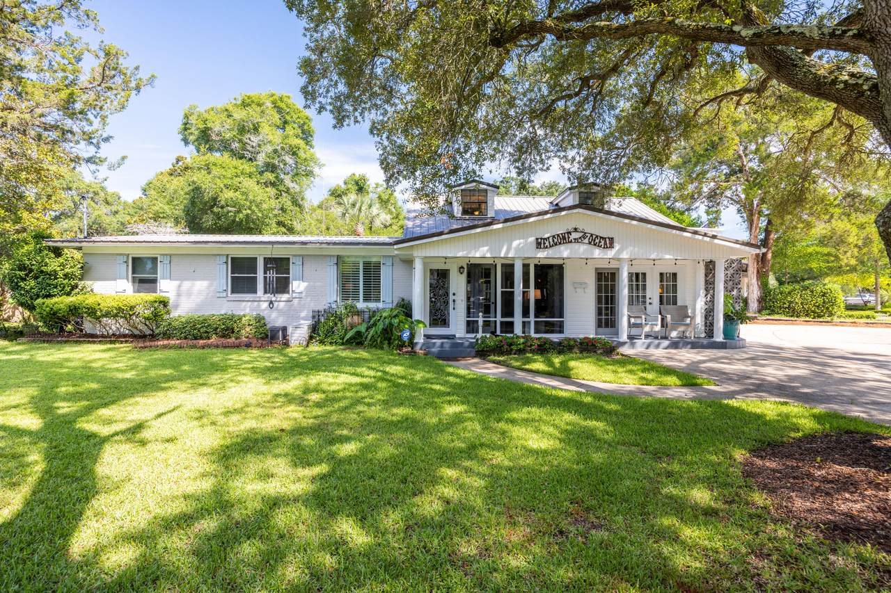 2 Bay Drive - Photo 1