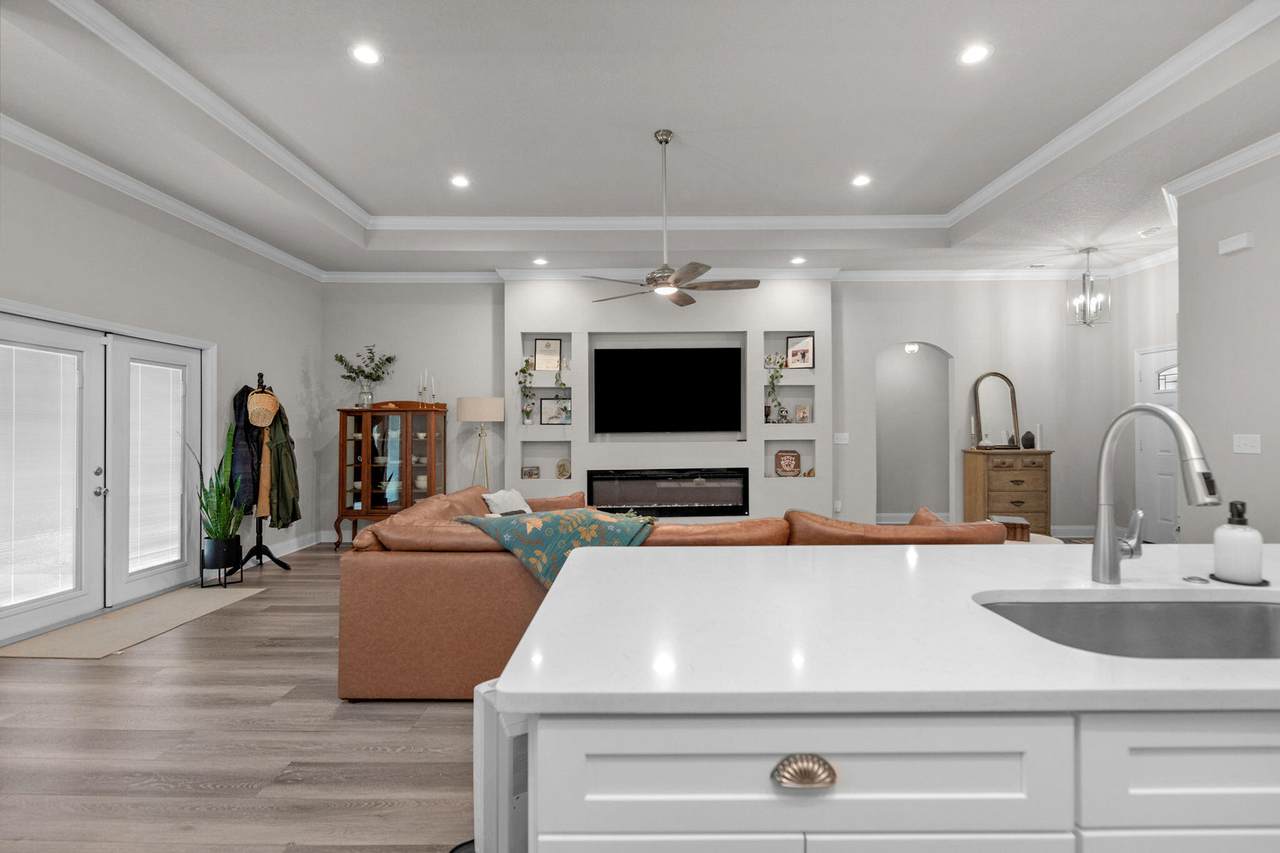 606 Cypress Street - Photo 1