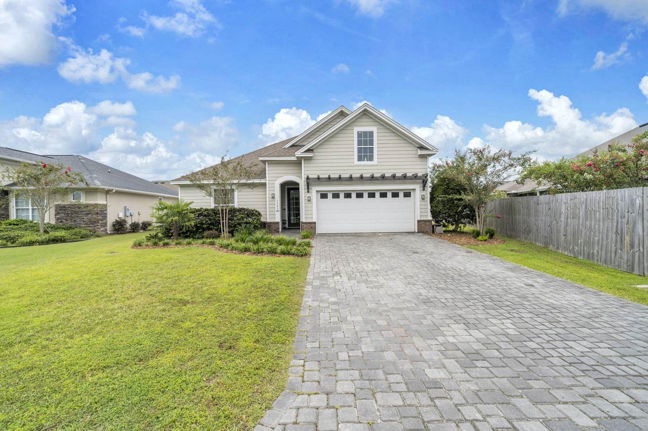 1186 Eisenhower Circle - Photo 1