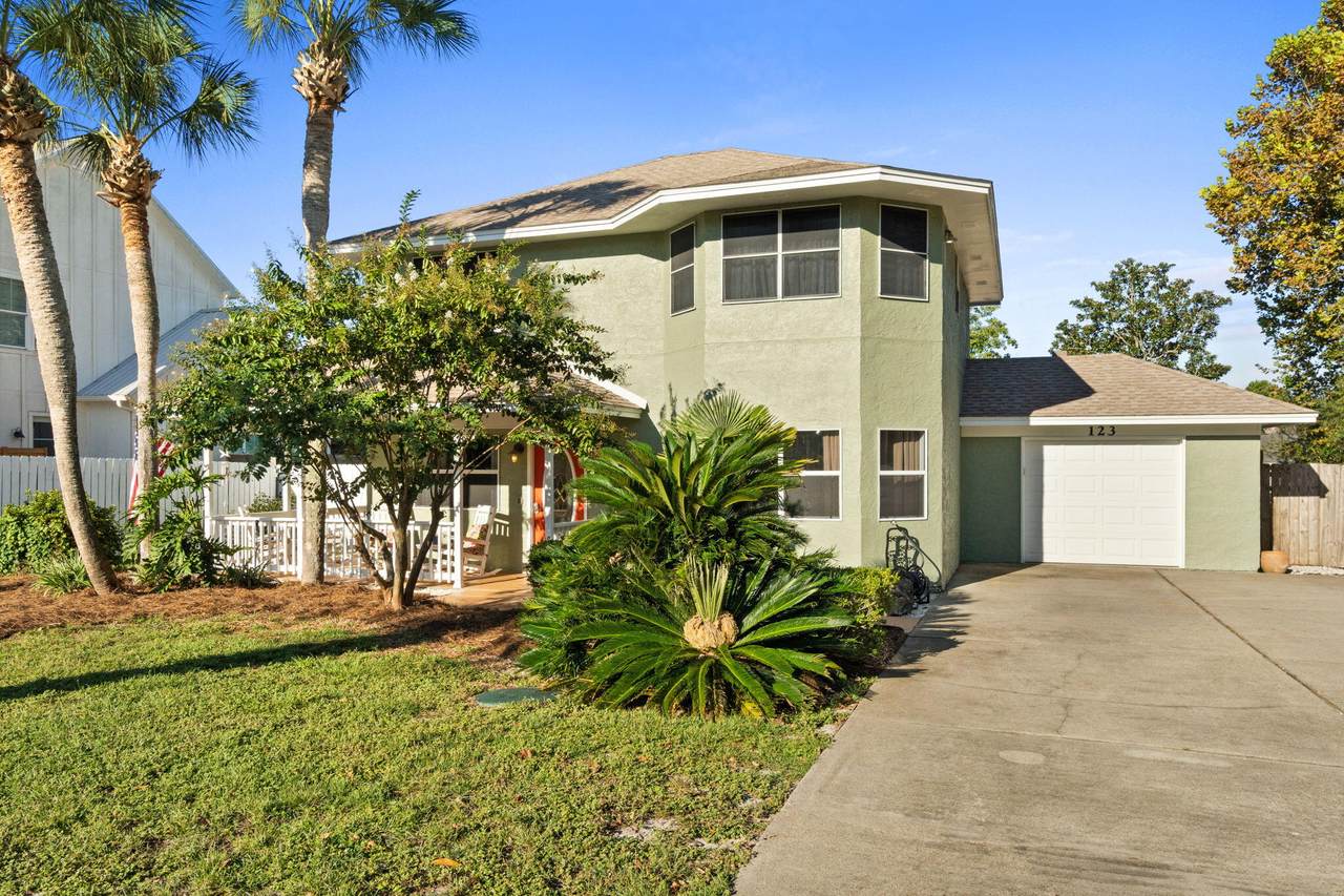 123 Serenade Lane - Photo 1